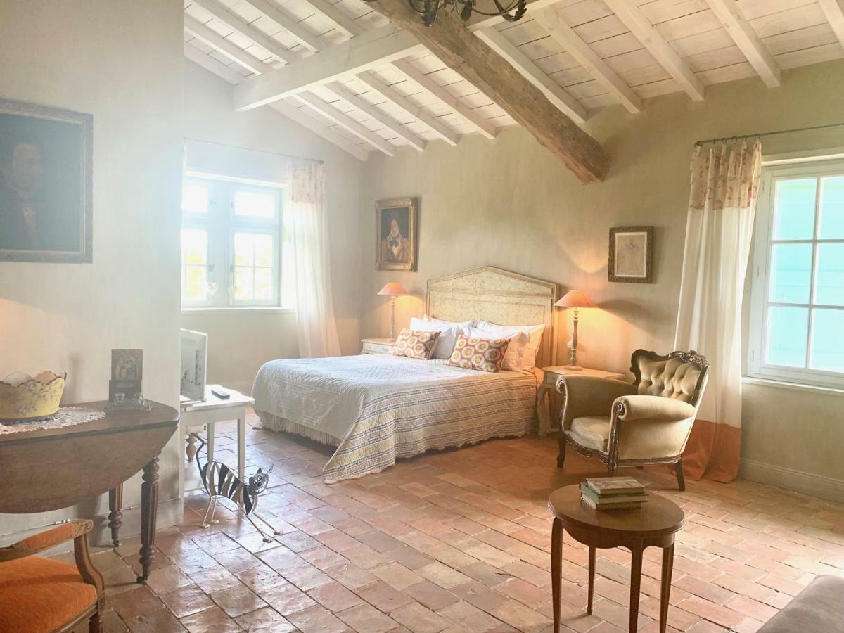 Les Volets Bleus Bed & Breakfast Arcangues Eksteriør bilde