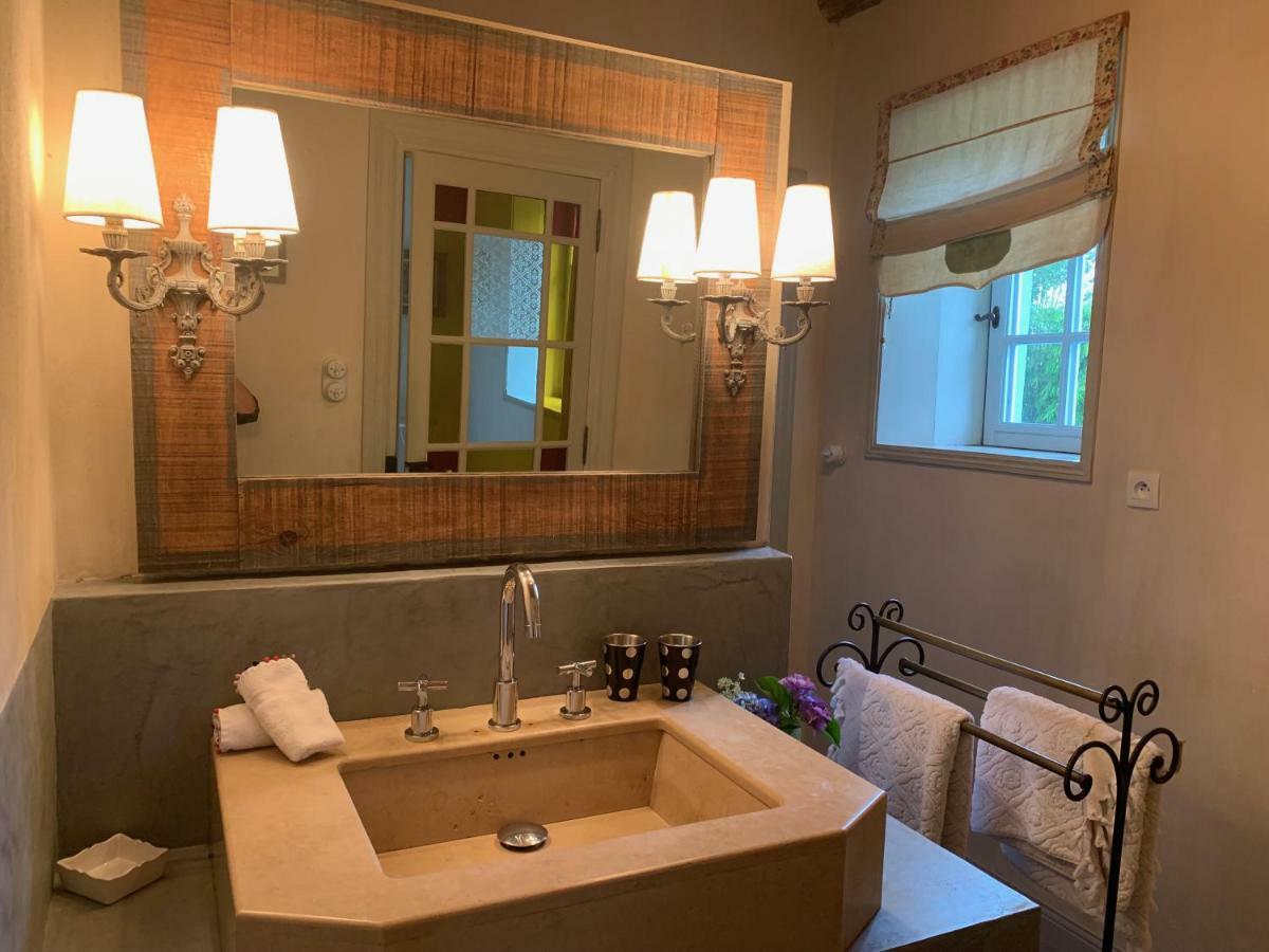 Les Volets Bleus Bed & Breakfast Arcangues Eksteriør bilde
